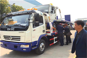 海门汽车道路救援拖车价格